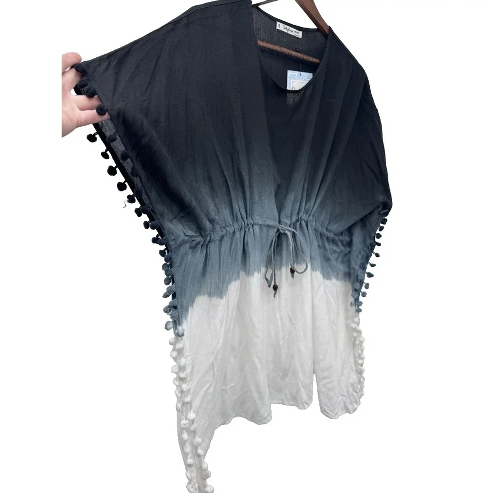 Salty Lemon Beach Cover-Up One Size Ombre White/Black Short Sleeve pompom resort